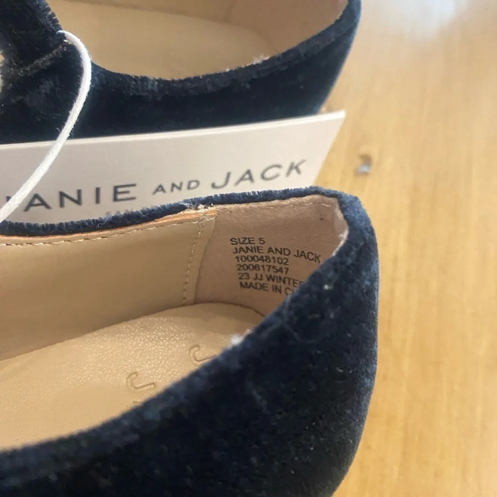 Janie & Jack Girls Black Velvet Flat Dress Shoes New Size 5